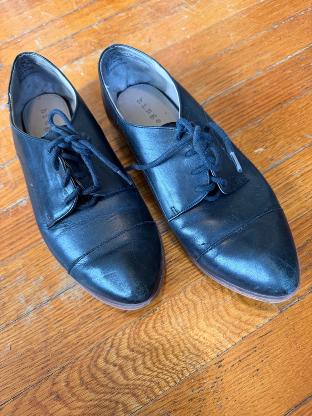 Hinge Black Leather Cap-Toe Derby Shoes